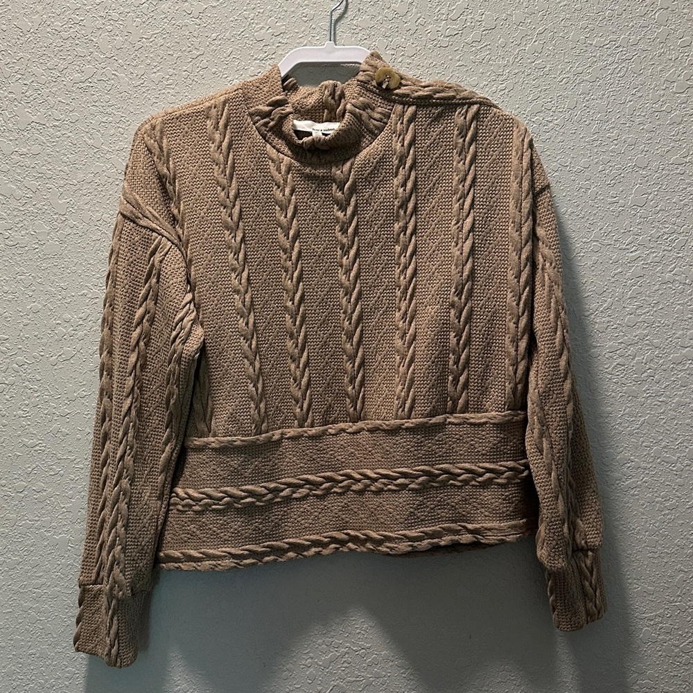 June & Hudson beige knit cropped sweater w cute button detail on left shoulder